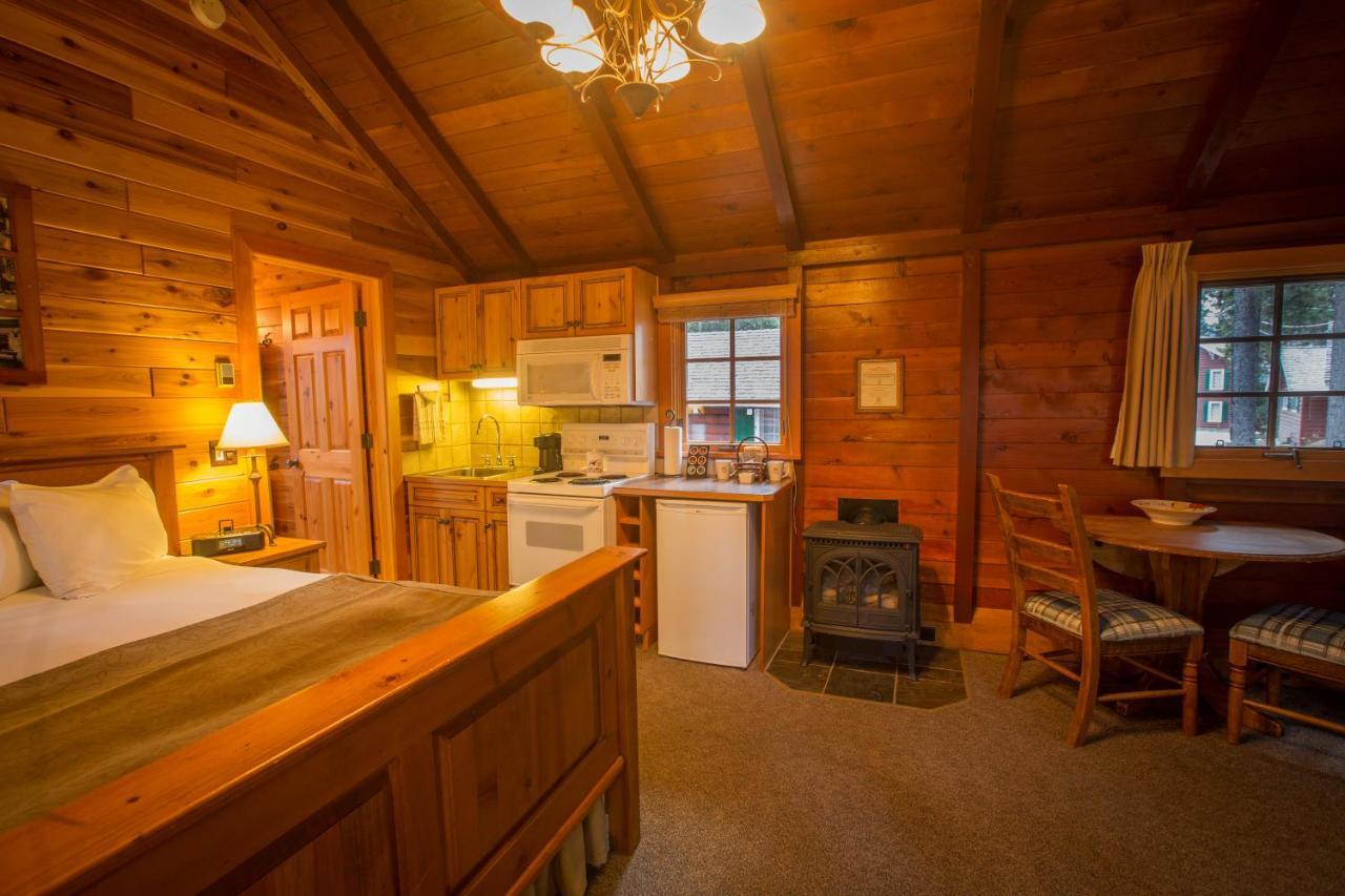 Lodge Paradise And Lake Louise