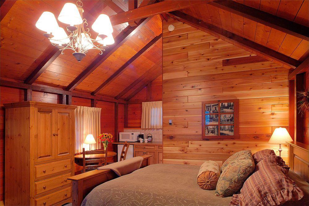 Paradise And Lodge
