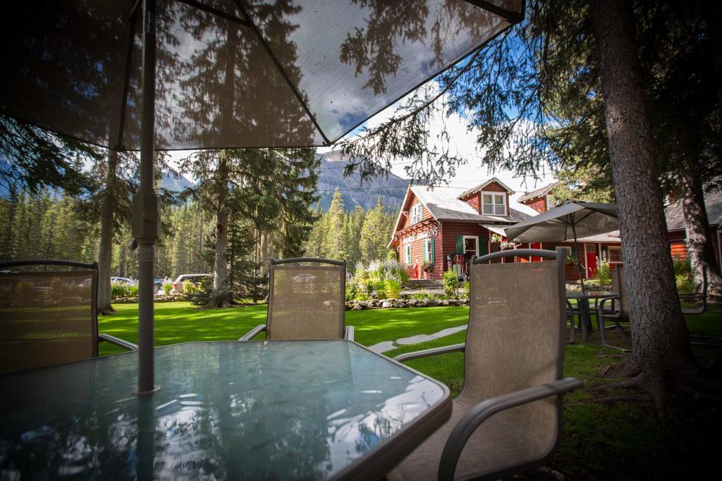 Paradise And Lodge *