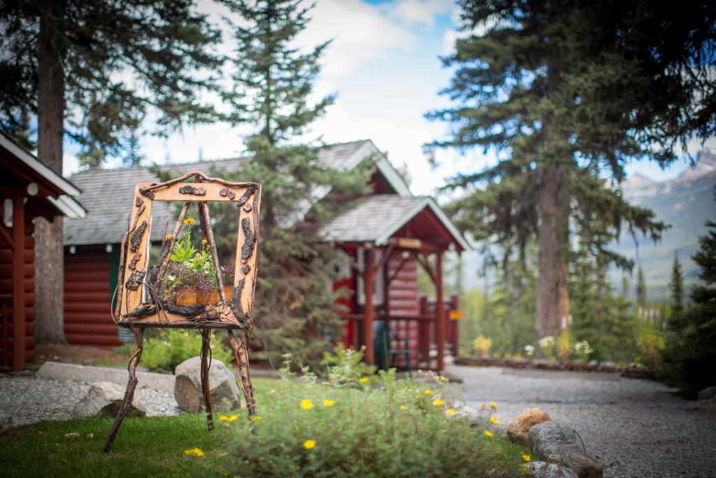 Lodge Paradise And Lake Louise